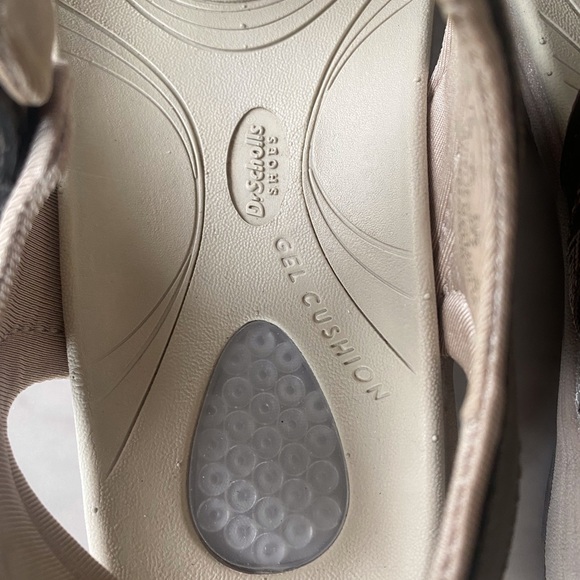 SOLD SOLD SOLD Dr Scholl’s - Picture 3 of 4